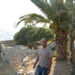 Cem, 46