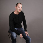 Denis, 44